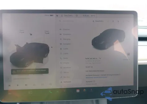 2023 Tesla Model Y Awd/Long Range Dual Motor All-Wheel Drive из США, поврежденный, VIN 7SAYGDEE4PA130322